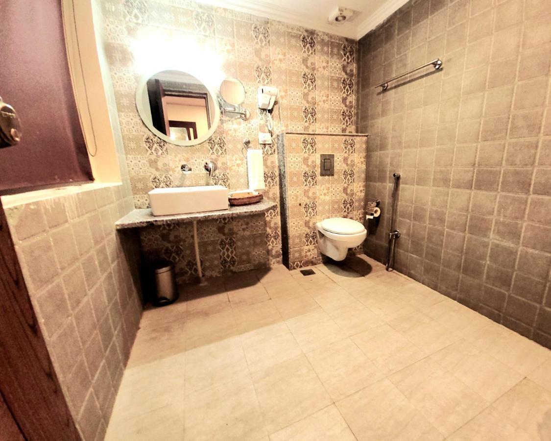 Srīnagar Hotel Green Rooms מראה חיצוני תמונה