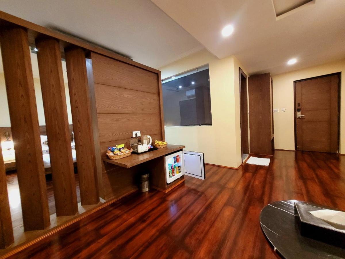 Srīnagar Hotel Green Rooms מראה חיצוני תמונה
